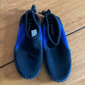 Water shoes 12/13